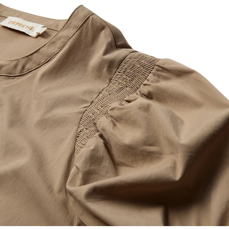 DEPECHE, Skjorte med flot Smock detaljer, til kvinder