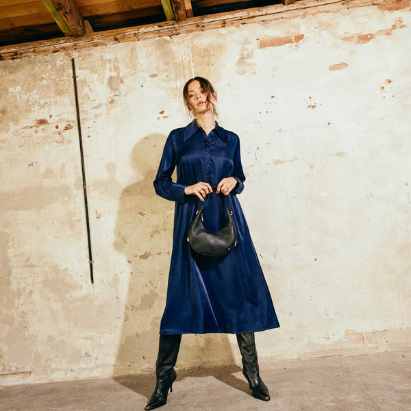 DEPECHE, flot klassisk kjole i et tidløst udtryk i en flot Midnight Blue eller flot Brun, til kvinder