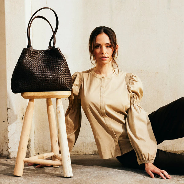 DEPECHE, Skjorte med flot Smock detaljer, til kvinder