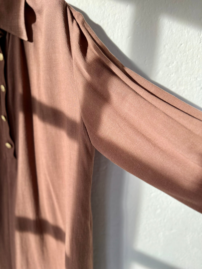DeluxByStorm, Til den bevidste kvinde, PREMIUM Skjortekjole i 100% naturmateriale, for ekstra høj komfort og luksus, findes i flere farver