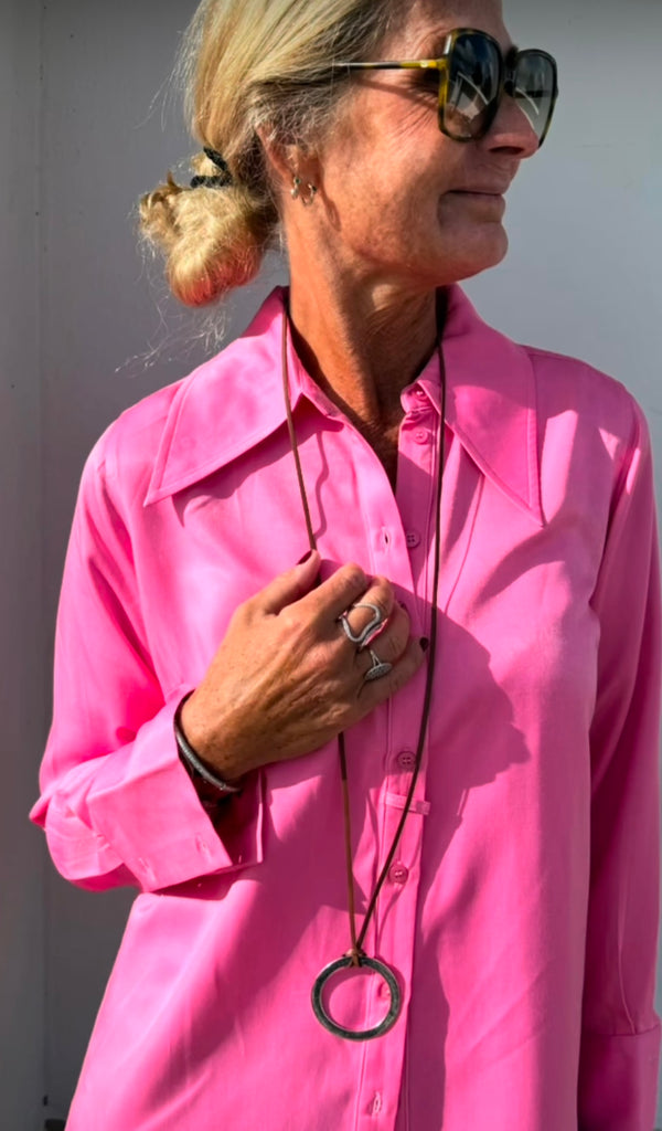 DEPECHE, Stilfuld og komfortabel skjorte, til kvinder