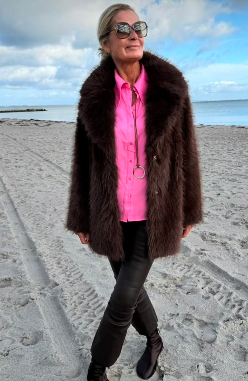 DEPECHE, Stilfuld og komfortabel skjorte, til kvinder