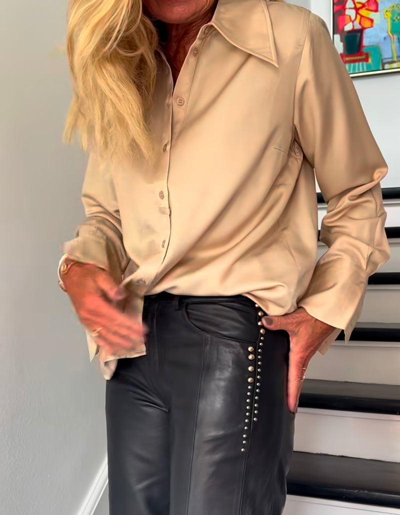 DEPECHE, Stilfuld og komfortabel skjorte, til kvinder