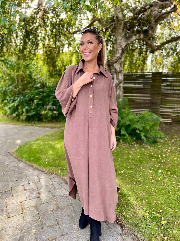 DeluxByWoman, Til den bevidste kvinde, PREMIUM Skjortekjole i 100% naturmateriale, for ekstra høj komfort og luksus, findes i flere farver