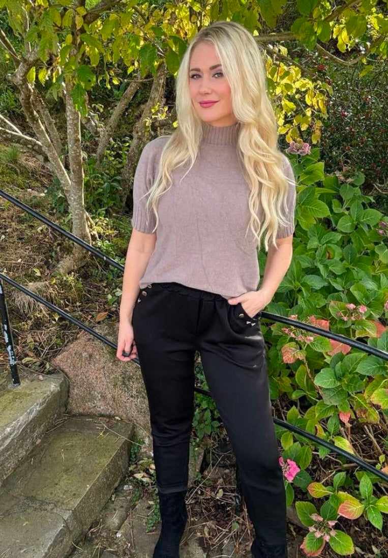 DNY cph, flotte bukser i viskose mix, findes i mørkebrun og sorte, til kvinder