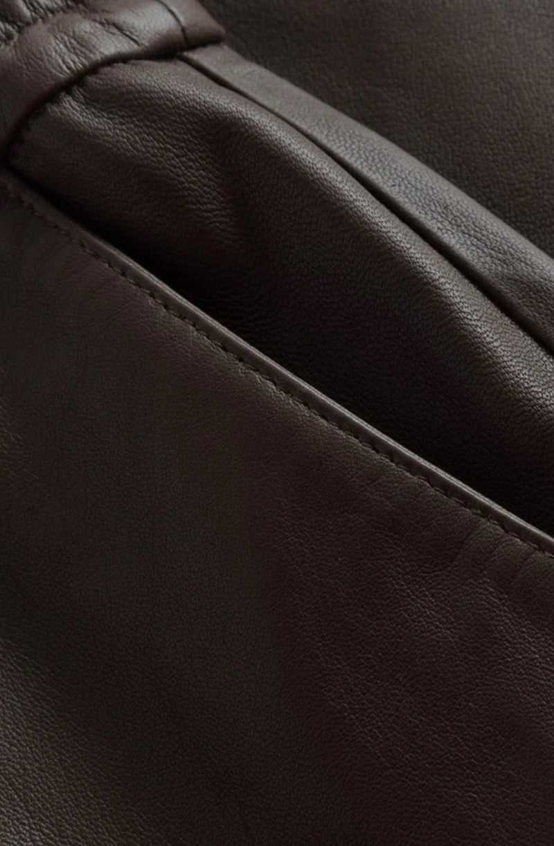 Depeche, flotte skindbukser, findes i sort og mørkebrun, til kvinder