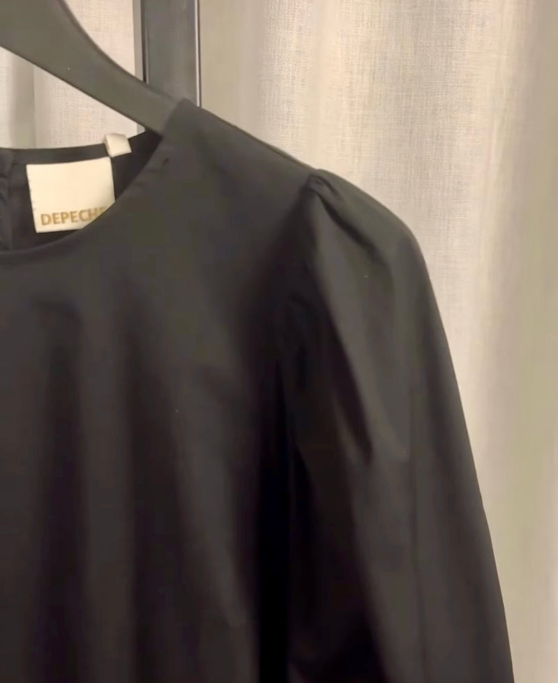 DEPECHE, En sikker vinder, kjole med høj komfort og flotte pufærmer, til kvinder