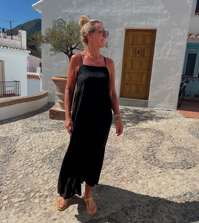 DEPECHE, flot sommerkjole, findes i sort og hvid, til kvinder