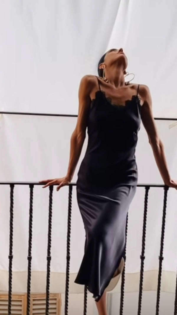 Sasha La Mer, Elisabeth Silk Slip Dress i SORT, i ren silke, findes i mange farver, til kvinder