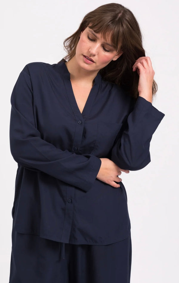 LYKKELAND ATELIÉR, Sleep pyjamas skjorte i Midnight Blue, til kvinder