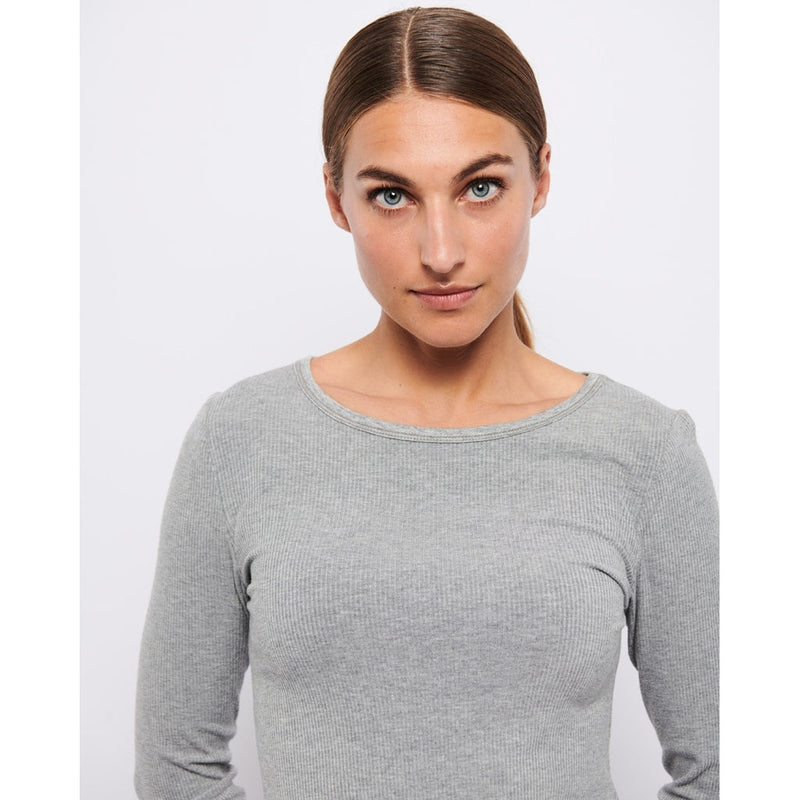 La Rouge, Lisa langærmet t-shirts i Viscose, findes i SORT, brun  & Grey Melange og SAND