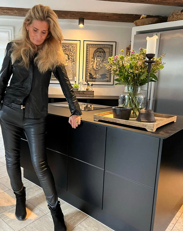 Stretch buks i sort og i skind, til kvinder